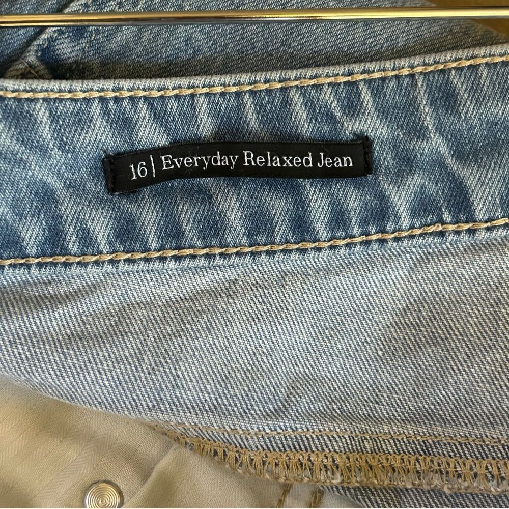 NWOT Talbots Everyday Relaxed Jeans Selene Wash Raw Hem Cuffed Size 16 - Picture 5 of 8